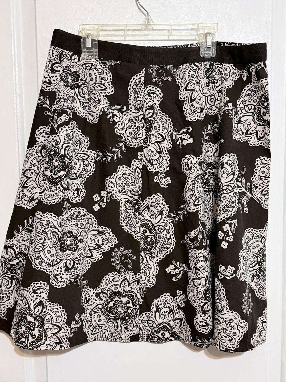 Women’s Talbots Sz 12 paisley Brown and white skirt Aline - Picture 4 of 8